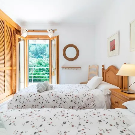 Antoni Apartman *